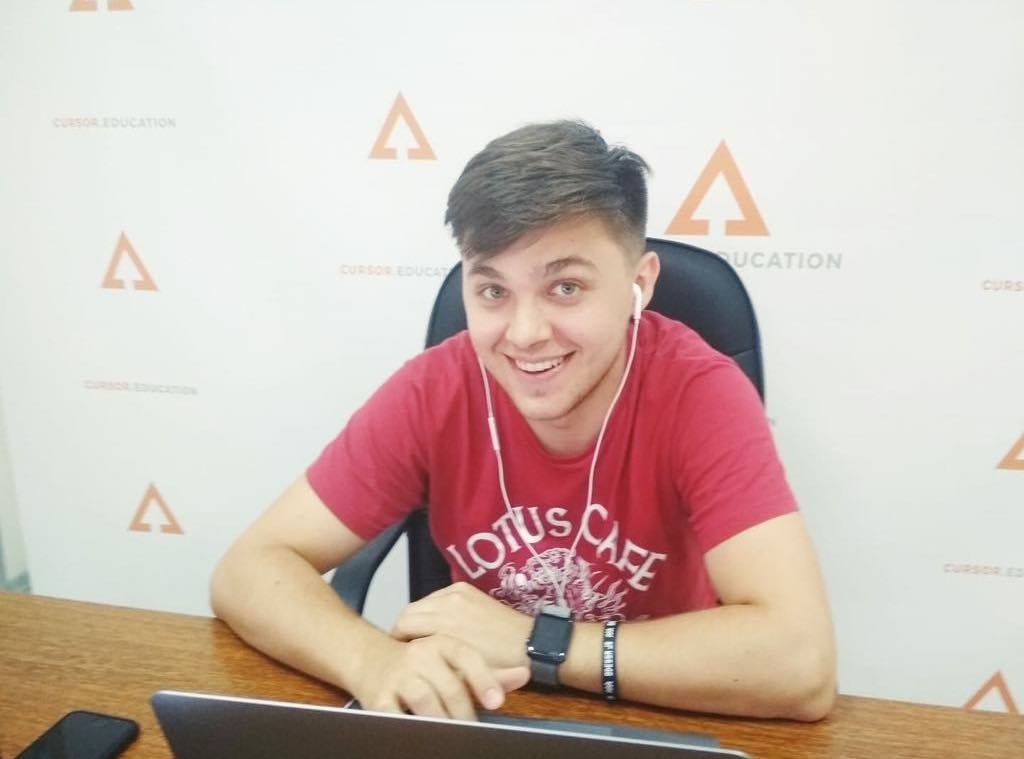 Bohdan presenting a lecture on the Front-End topic in the local web development school